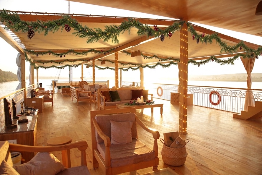 Christmas on the Nile, upper deck